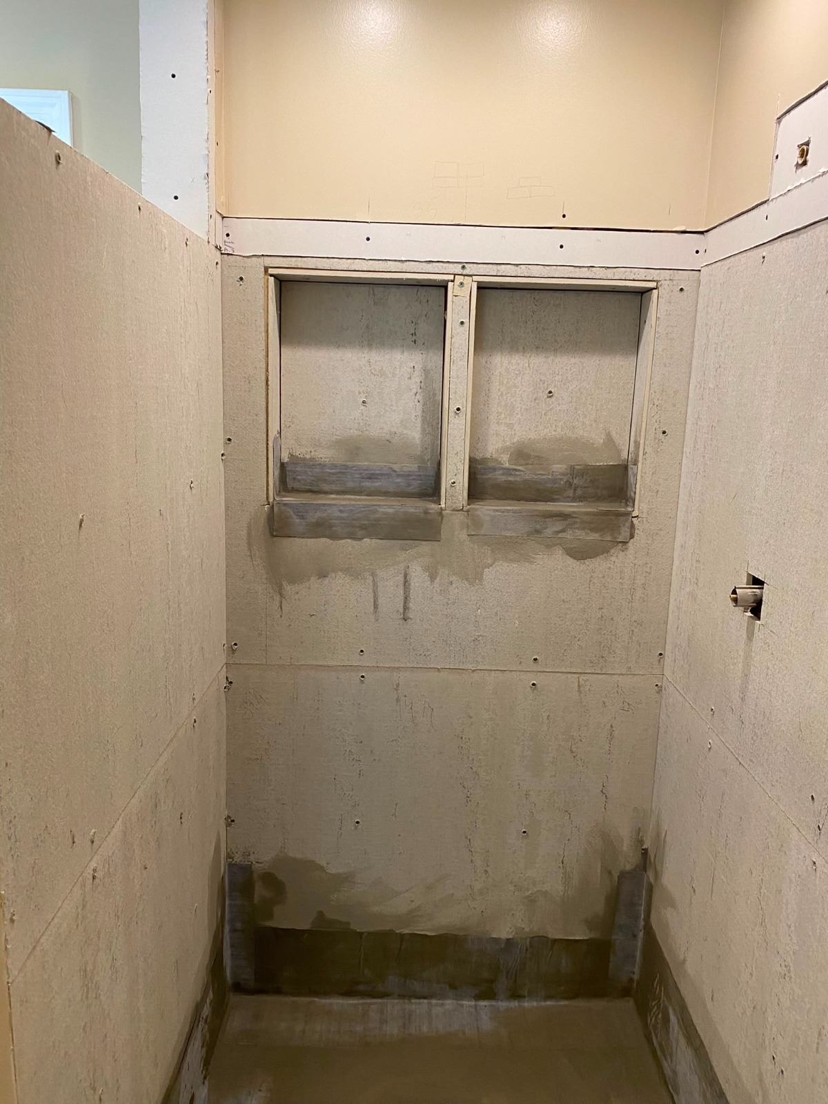Shower enclosure before tile installation by Handysam